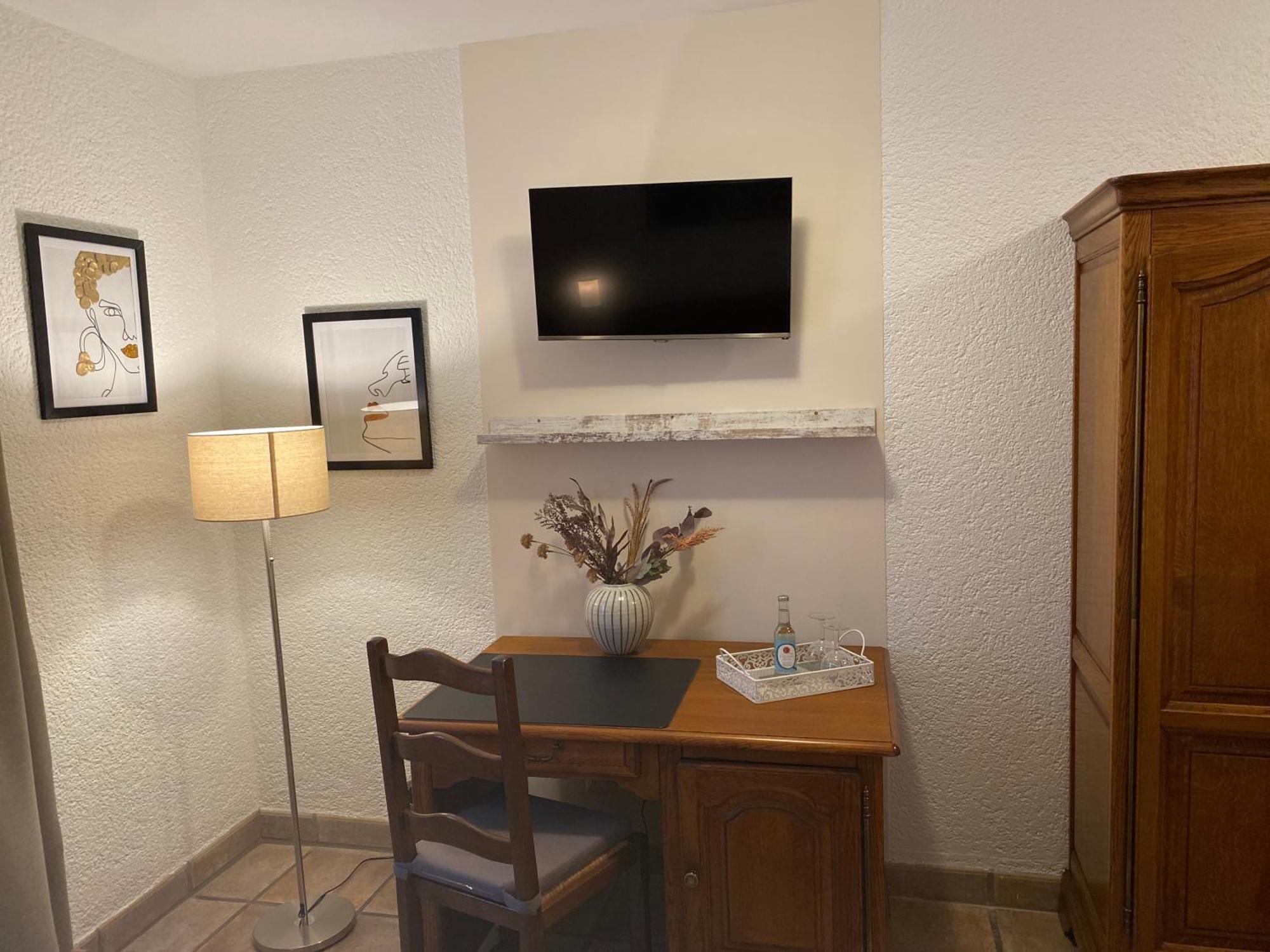 Hotel Zur Linde سارلويس المظهر الخارجي الصورة