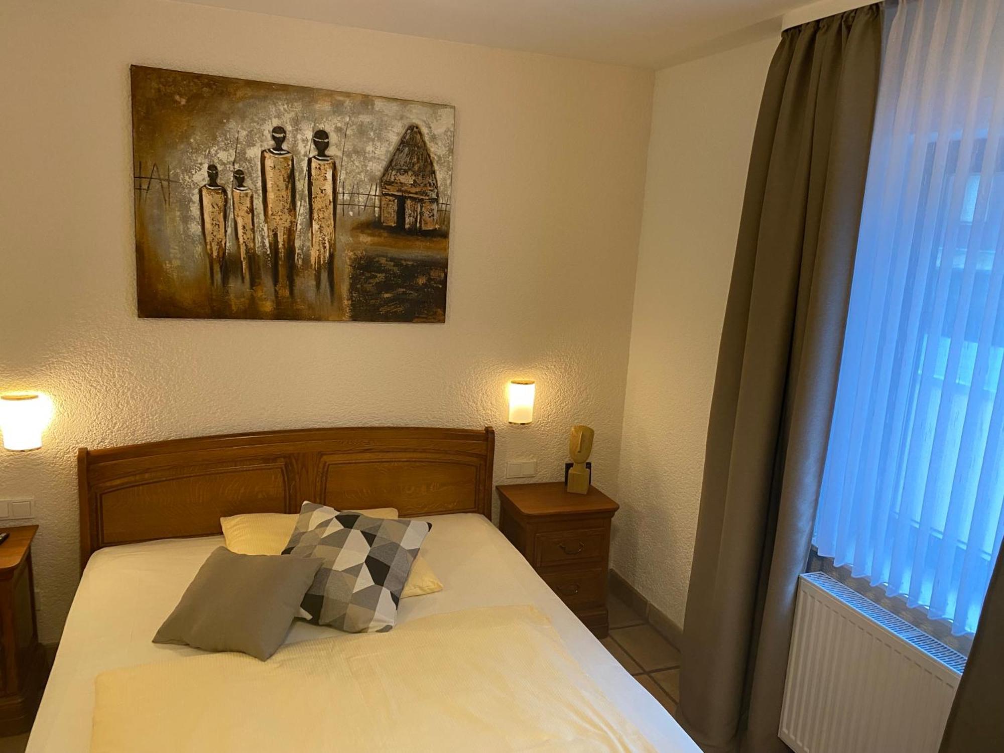 Hotel Zur Linde سارلويس المظهر الخارجي الصورة