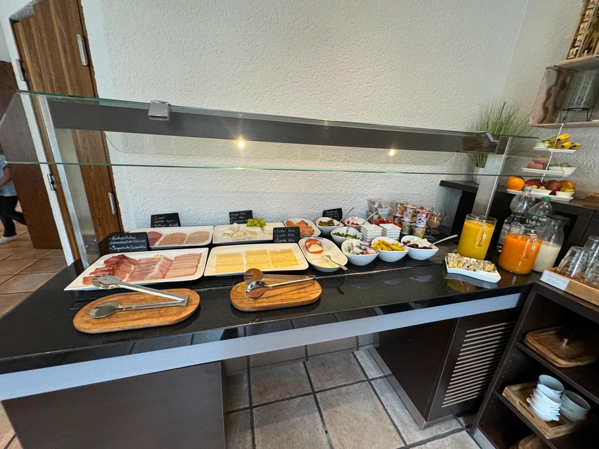 Hotel Zur Linde سارلويس المظهر الخارجي الصورة
